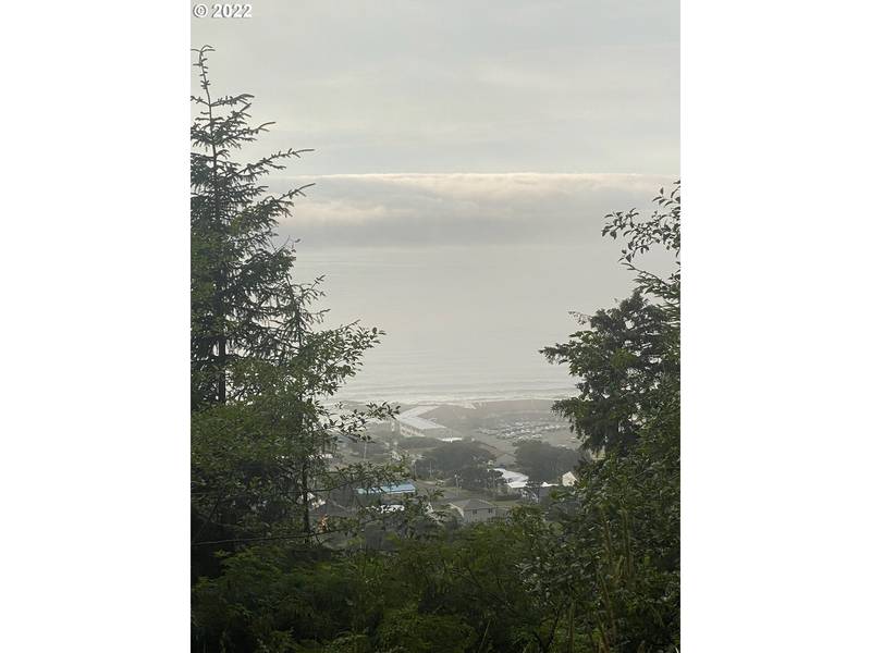 Gimlet LN, Yachats, OR 97498