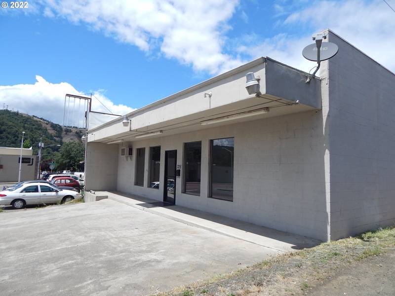 728 SE RICE AVE, Roseburg, OR 97470