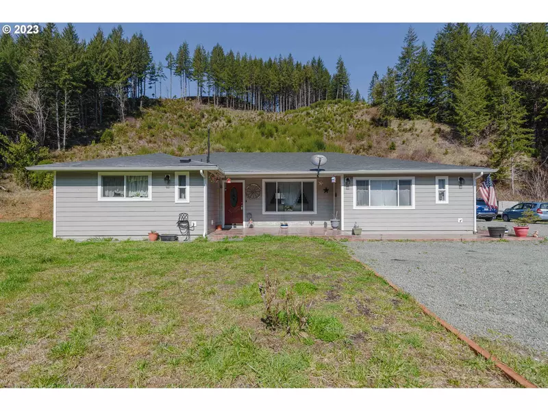 16855 HWY 42, Myrtle Point, OR 97458