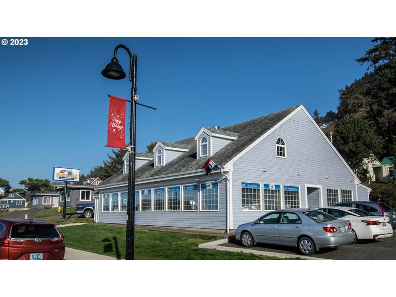 580 N HWY 101, Yachats, OR 97498