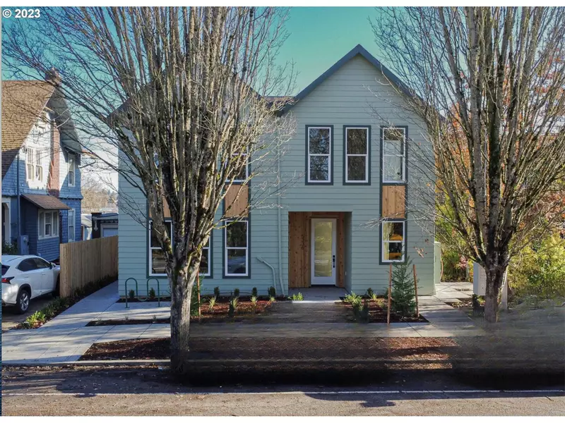 5332 SE Milwaukie AVE #3, Portland, OR 97202