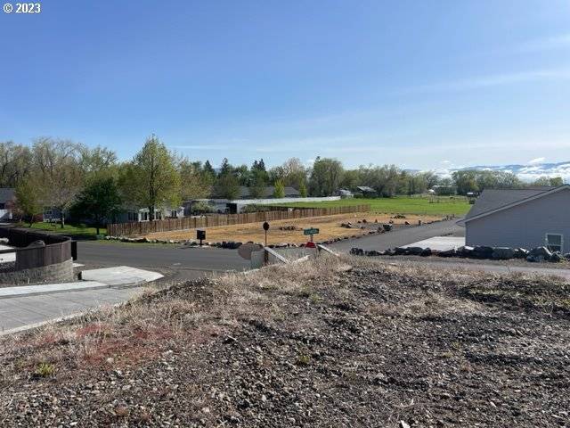 La Grande, OR 97850,2132 ELEVATION CT