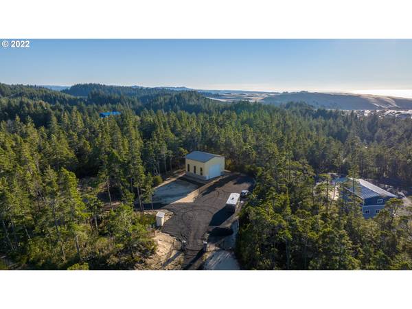 North Bend, OR 97459,280 PACIFIC DUNES DR