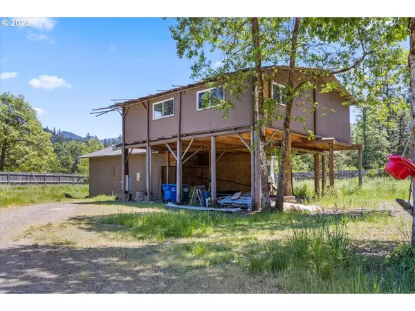 Selma, OR 97538,294 Thompson Creek DR