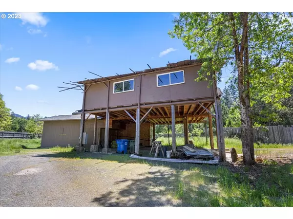 Selma, OR 97538,294 Thompson Creek DR