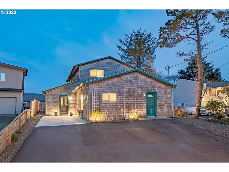 3960 EVERGREEN AVE, Depoe Bay, OR 97341