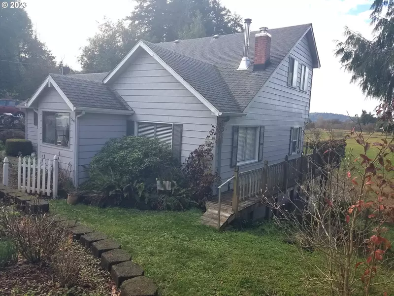 877 N BIRCH ST, Coquille, OR 97423