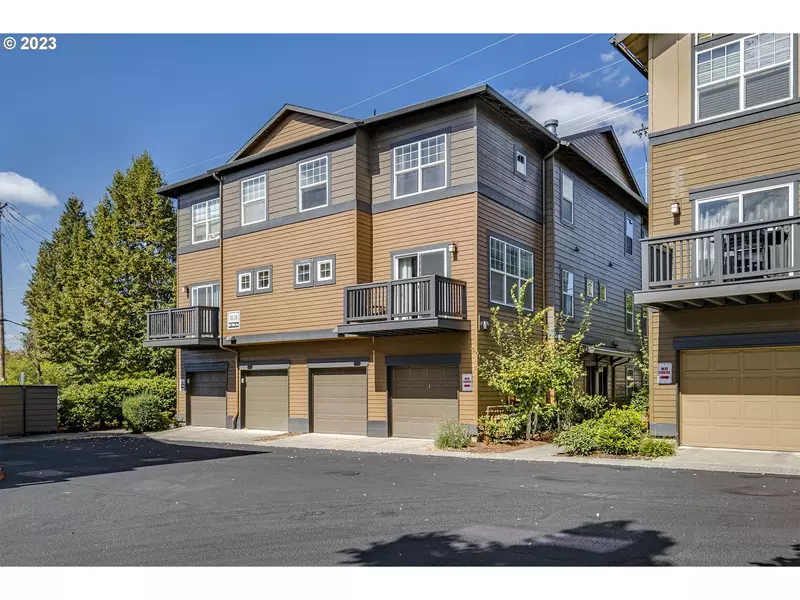 1050 SW 170TH AVE #203, Beaverton, OR 97003