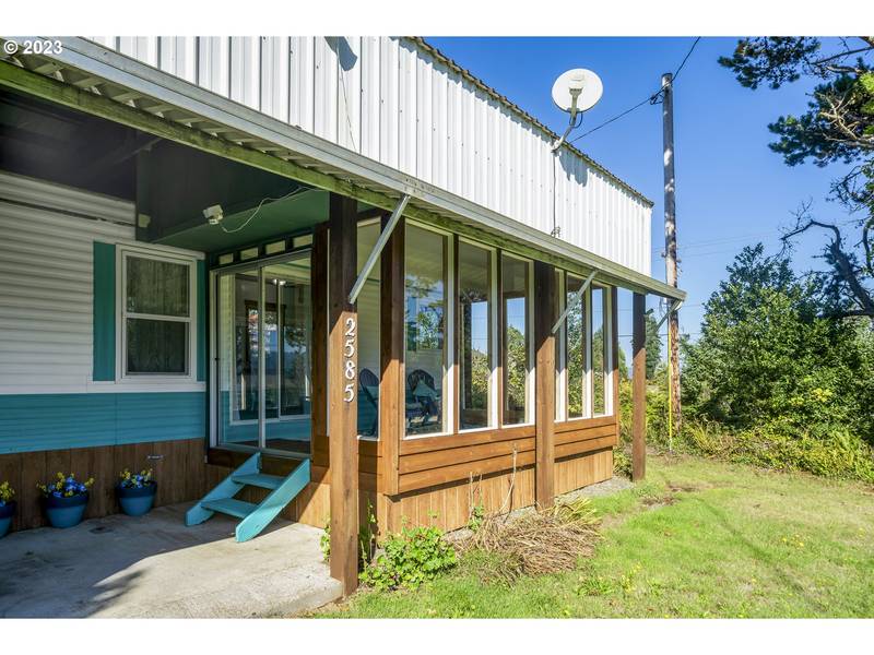 2585 E ALSEA HWY, Waldport, OR 97394