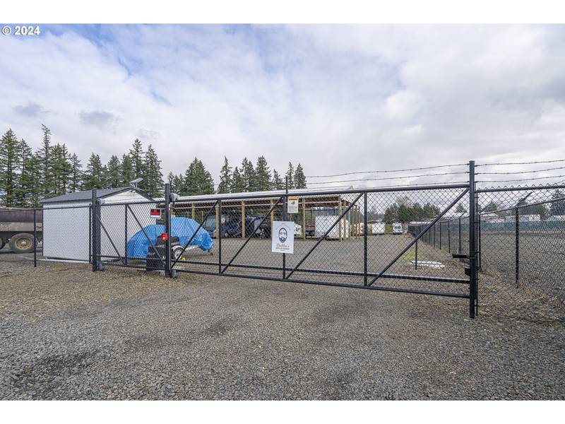 21205 SE Fulquartz Landing RD, Dundee, OR 97115