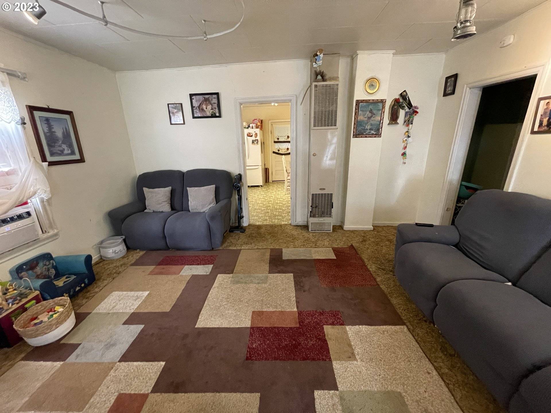 White Salmon, WA 98672,176 NE HOOD ST