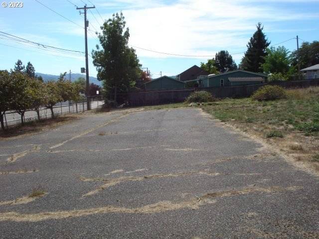 Roseburg, OR 97471,3362 NW BROAD ST