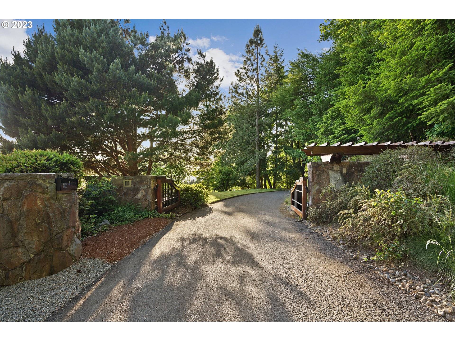 Portland, OR 97229,11175 NW SALTZMAN RD