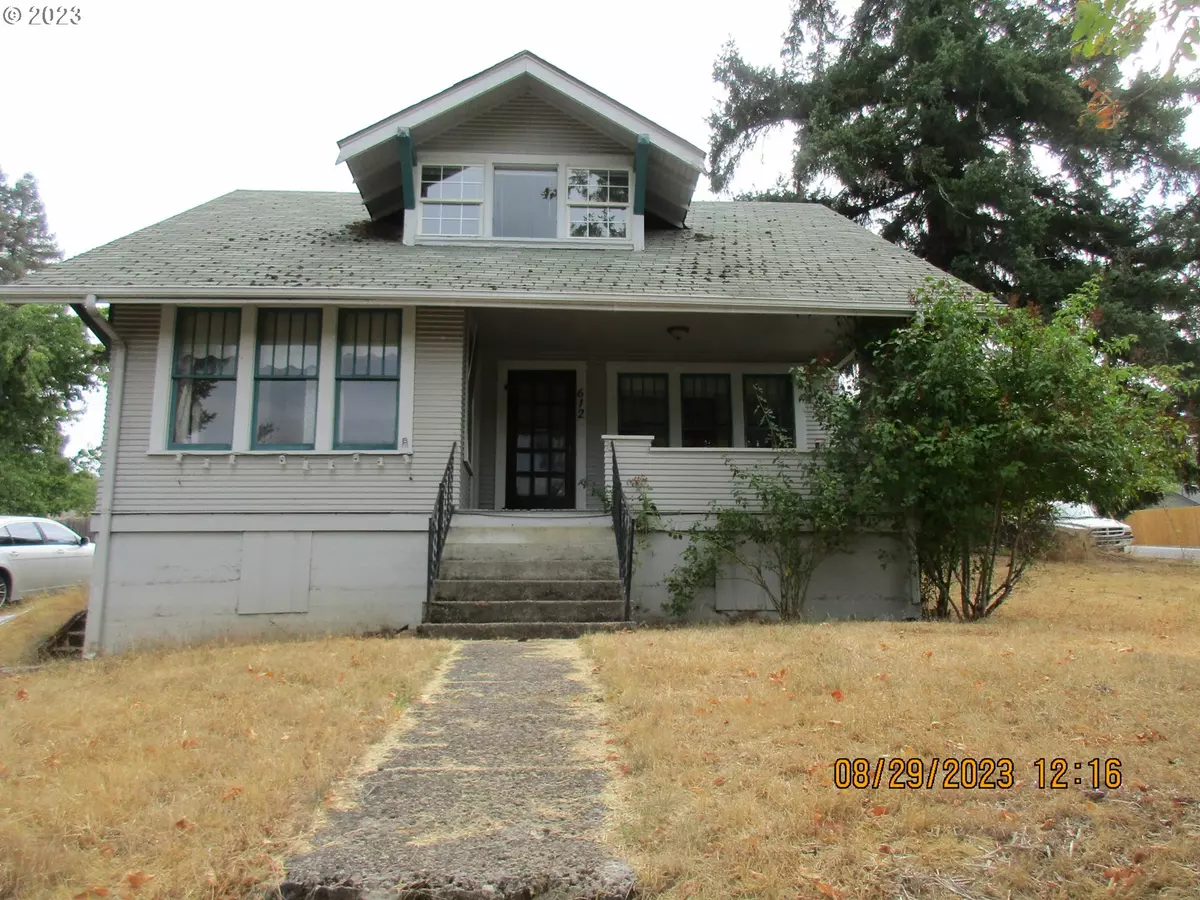 Sutherlin, OR 97479,612 N STATE ST