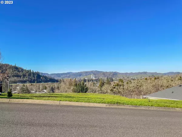 Roseburg, OR 97470,448 NORTH VIEW DR