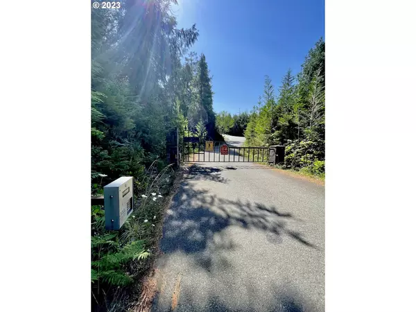 North Bend, OR 97459,000 Spyglass LN