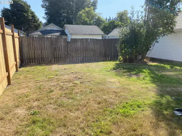 Kelso, WA 98626,1210 N 2ND AVE