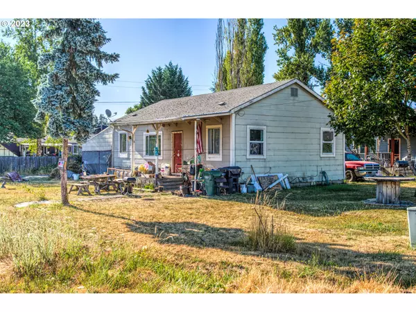 375 PICTURE ST, Independence, OR 97351