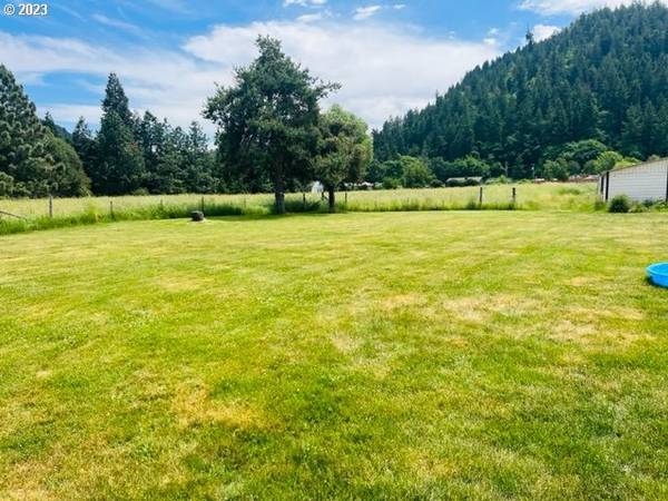 Canyonville, OR 97417,10561 TILLER TRAIL HWY