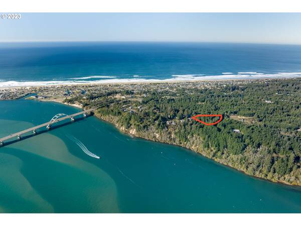 Waldport, OR 97394,715/725 NW HIGHLAND CIR