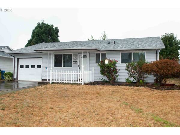 2293 COUNTRY CLUB TER, Woodburn, OR 97071