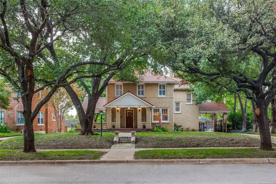 2516 S Adams Street, Fort Worth, TX 76110