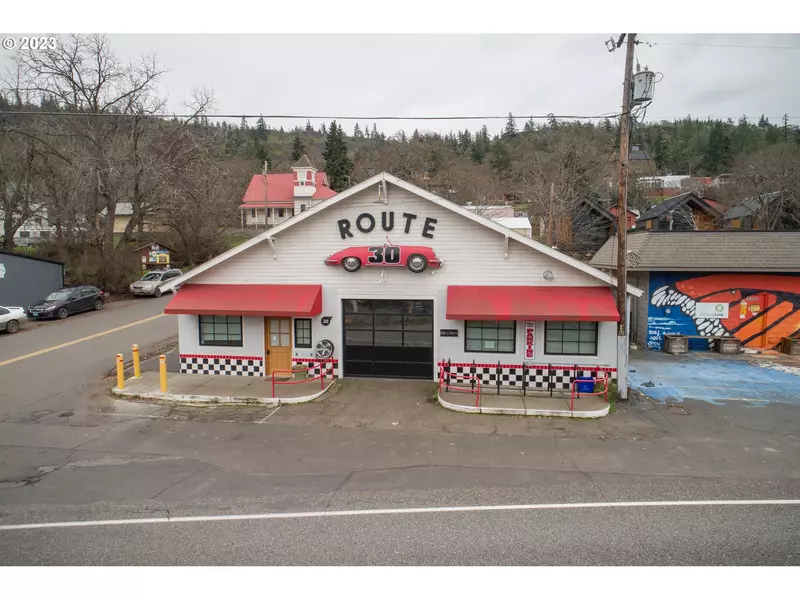 1100 First AVE, Mosier, OR 97040