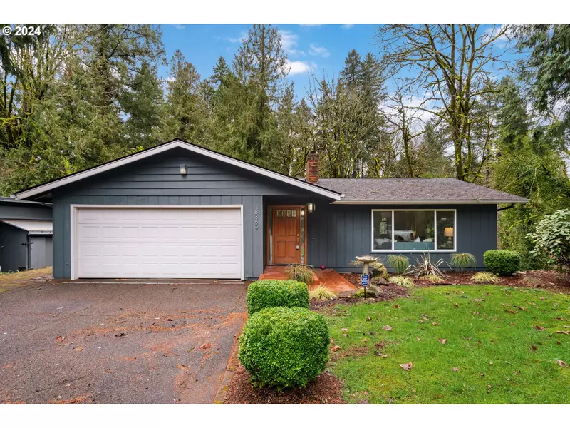 18380 TRILLIUM DR, West Linn, OR 97068