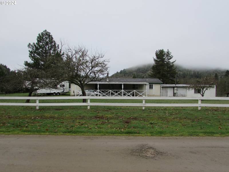 449 EVERGREEN RIDGE RD, Riddle, OR 97469