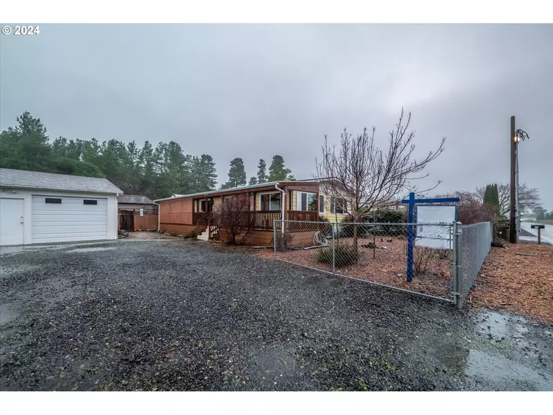 840 RAECHEL RD, Lakeside, OR 97449