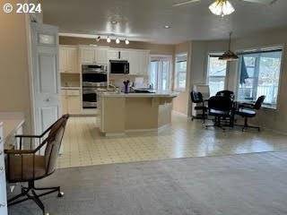 Lake Oswego, OR 97034,13440 SW KNAUS RD