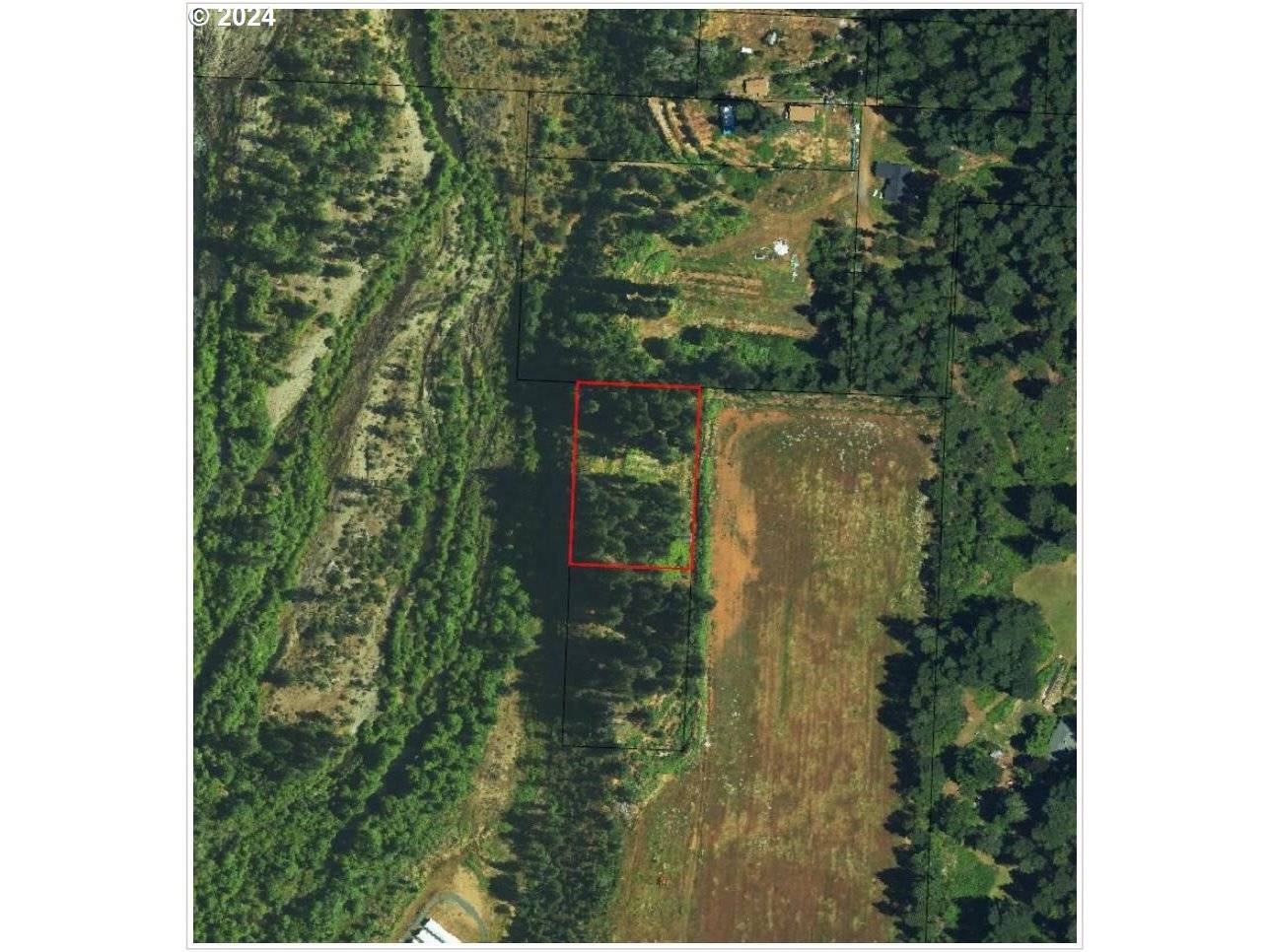 27248 REDWOOD HWY, Cave Junction, OR 97523