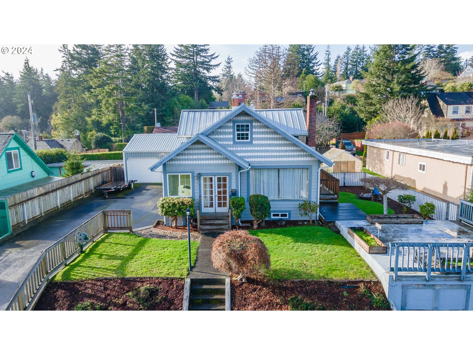 Coos Bay, OR 97420,939 N 9TH ST