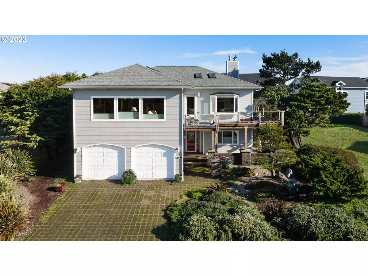 Bandon, OR 97411,2099 BEACH LOOP DR SW