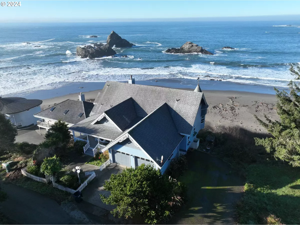 Brookings, OR 97415,1545 BEACH AVE