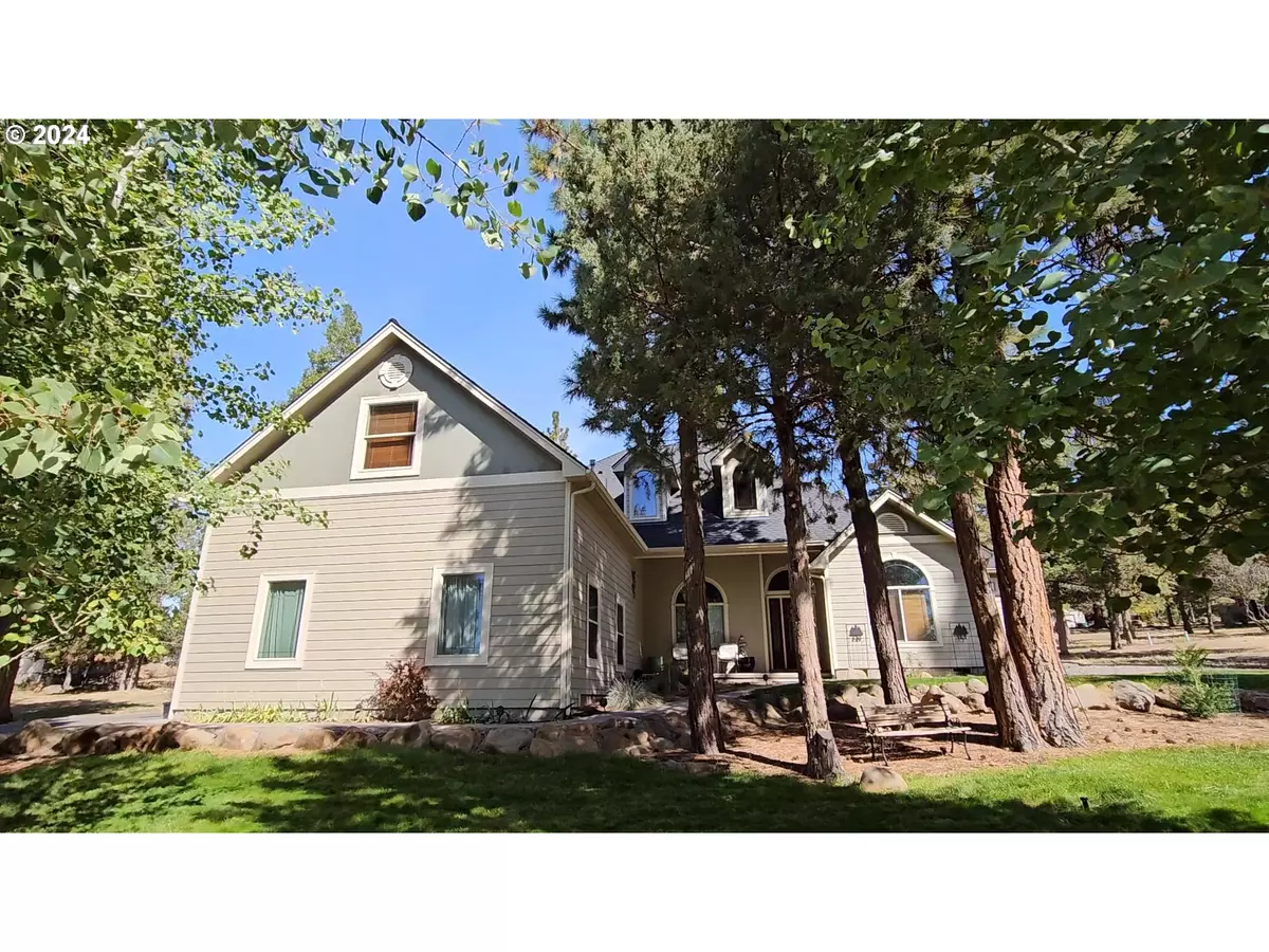 Klamath Falls, OR 97601,10421 KESTREL RD