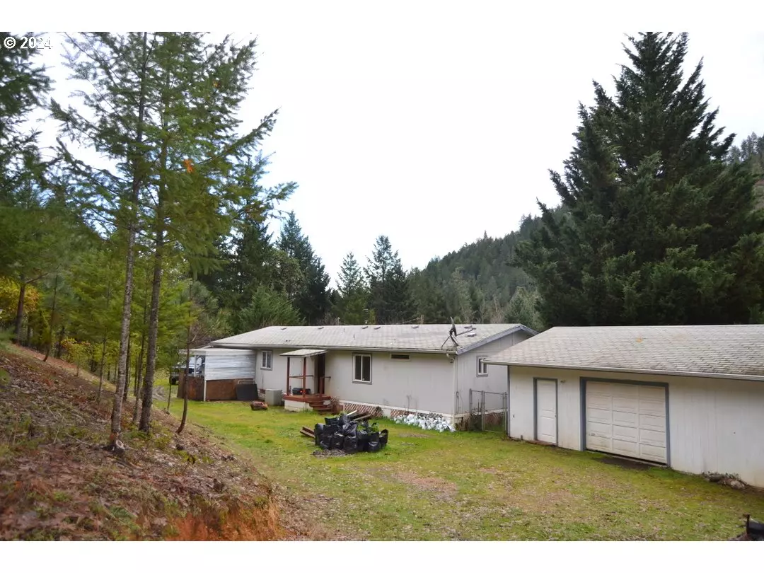 Wolf Creek, OR 97497,484 BRIMSTONE RD