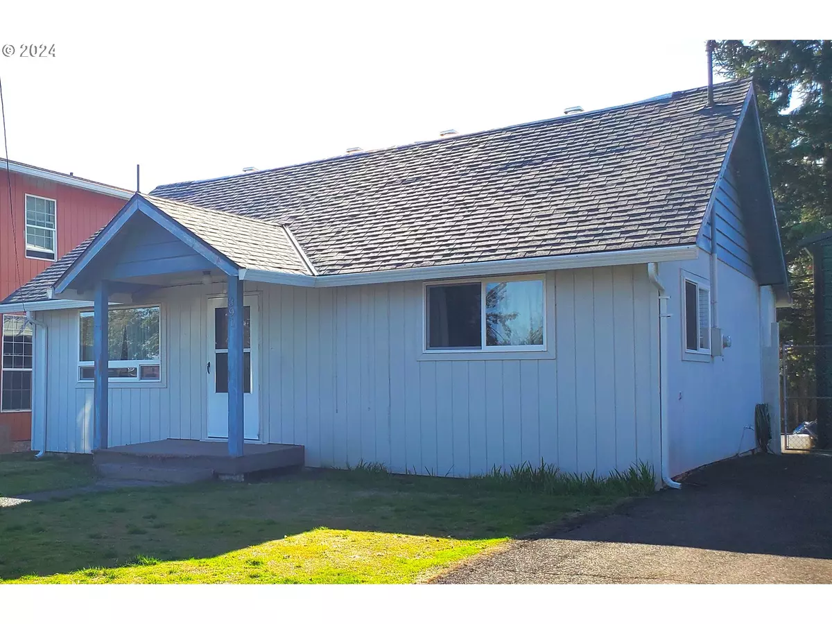 St Helens, OR 97051,391 N 2ND ST