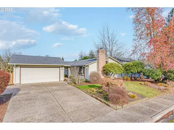 1235 NW GREENBRIAR PL, Mc Minnville, OR 97128