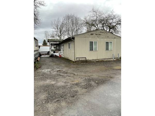 17726 SE FOSTER RD, Damascus, OR 97089