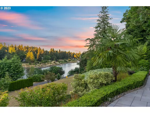 Lake Oswego, OR 97034,3188 GLENMORRIE DR