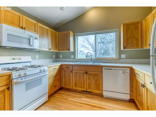 Redmond, OR 97756,438 NW 19TH ST #22