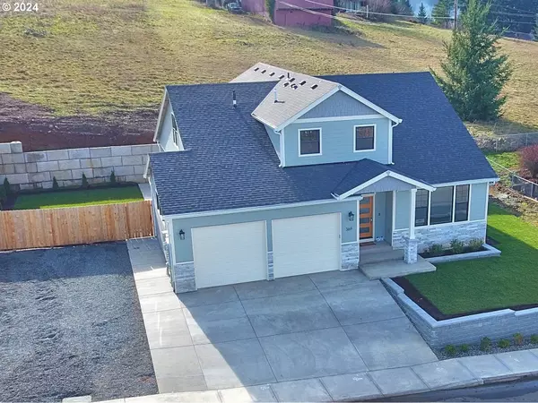 Estacada, OR 97023,369 NE OAKVIEW DR