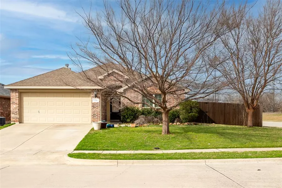 3713 Chapel Hill Lane, Denton, TX 76207