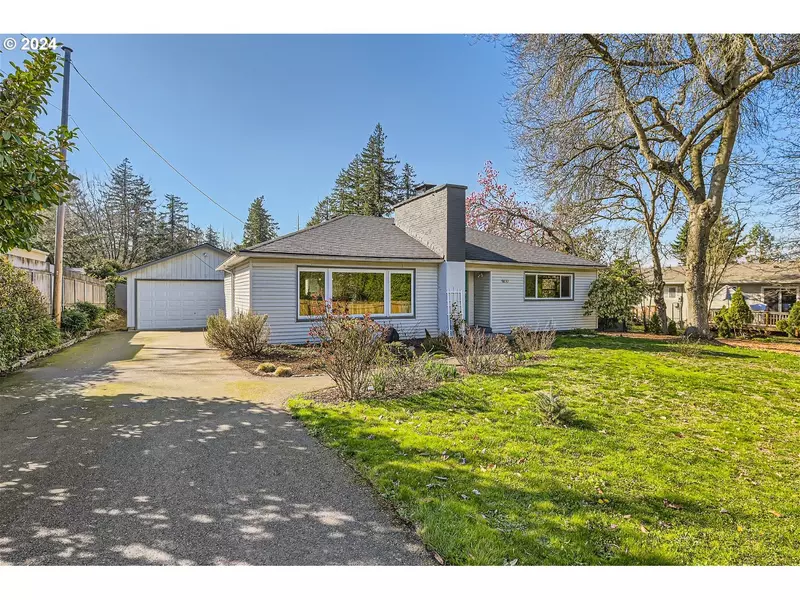 9833 SW 48TH AVE, Portland, OR 97219