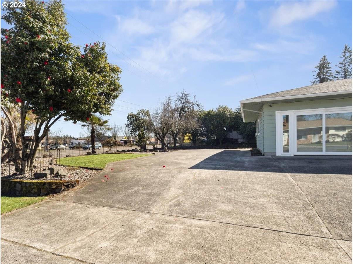 Portland, OR 97220,12122 NE HANCOCK ST