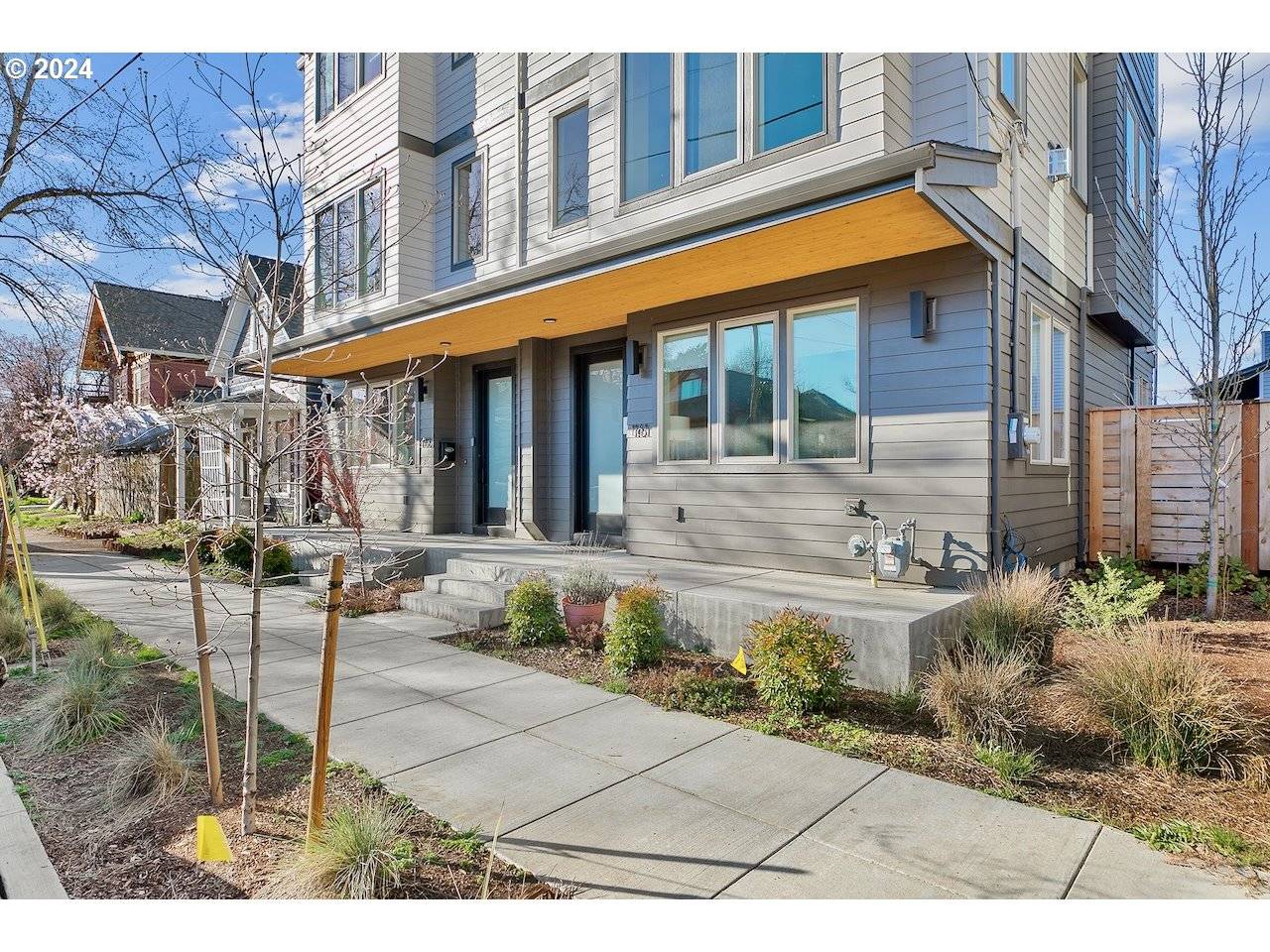 1161 SE GRANT ST, Portland, OR 97214