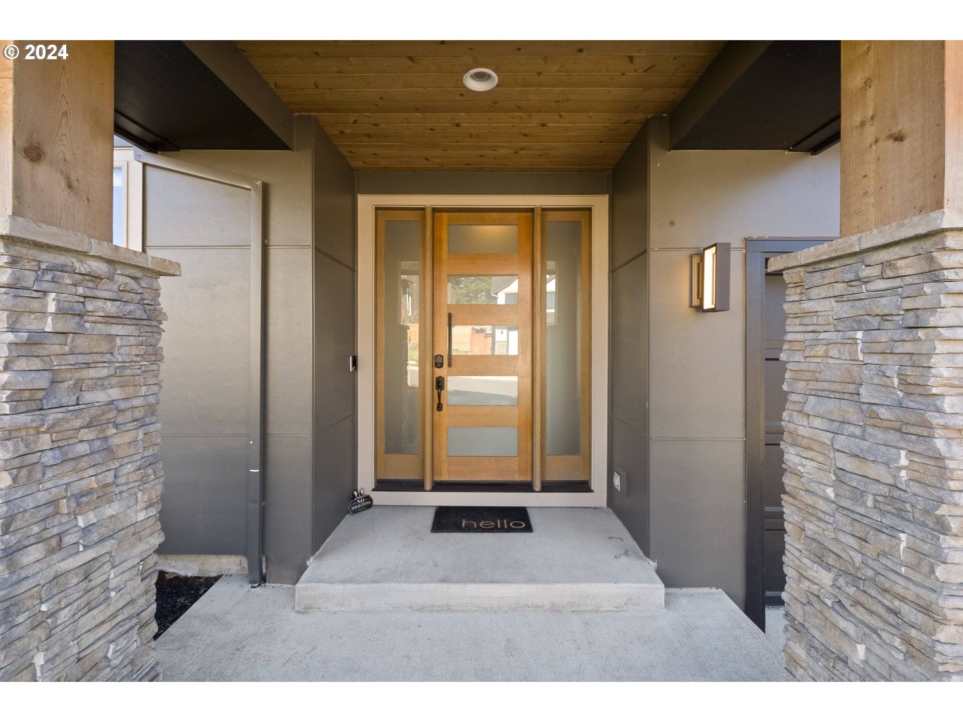 West Linn, OR 97068,5126 HERON DR