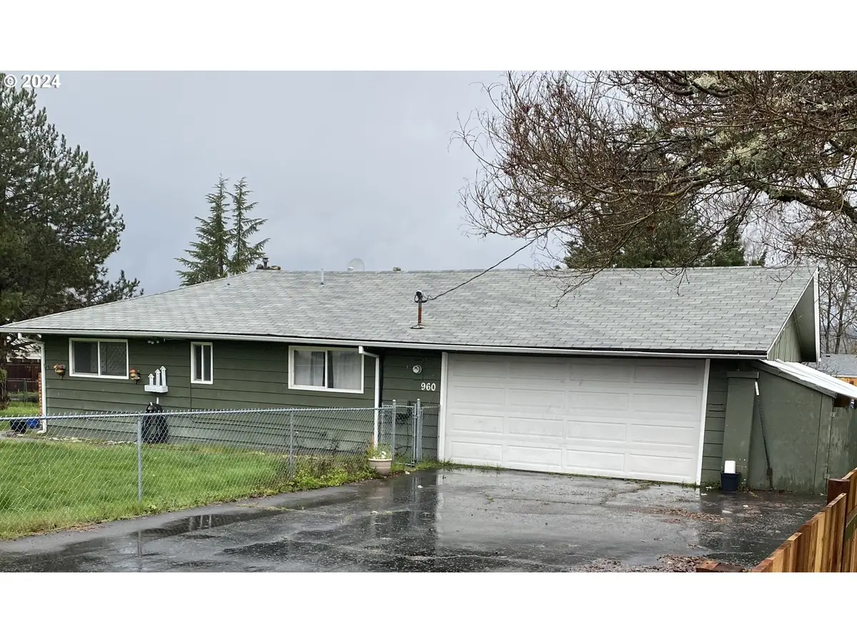 Grants Pass, OR 97527,960 MAYFAIR LN