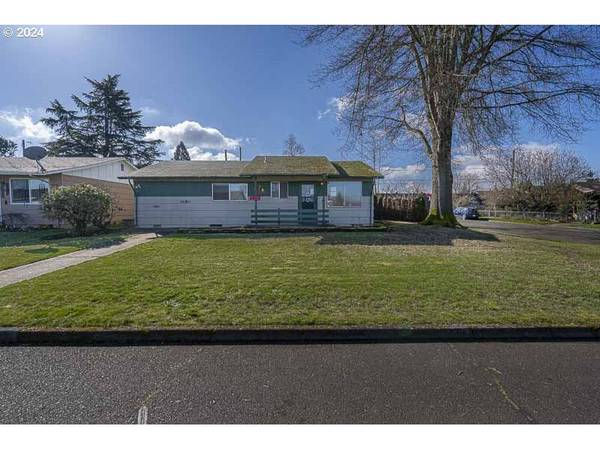 1680 RAINIER RD #1, Woodburn, OR 97071